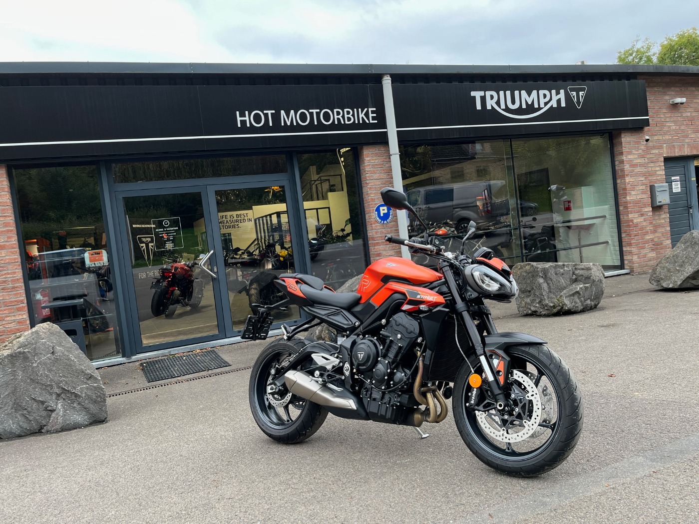 Street Triple R